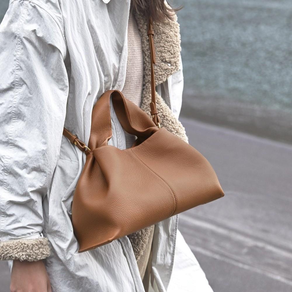 Niche Design Cloud Dumpling Women's Versatile Soft Lunch Box Shoulder Crossbody Bag