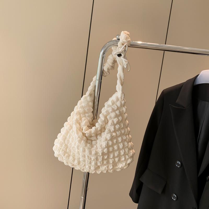 Модная плиссированная сумка через плечо большой вместимости Женская весенняя однотонная универсальная сумка под мышкой Тренд