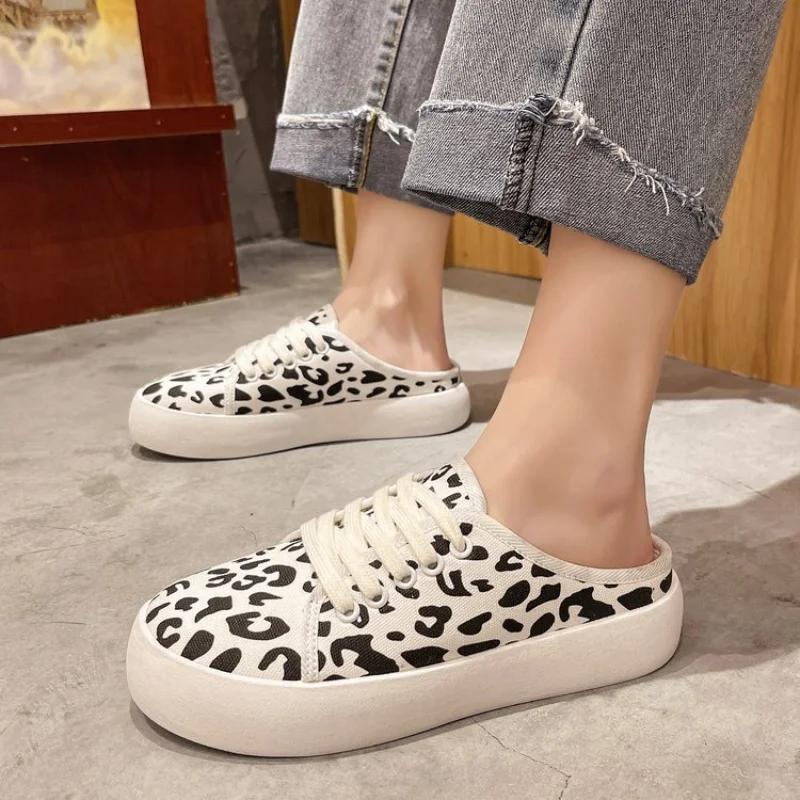Мода Леопардовый холст Повседневная обувь Женщины Обувь без каблука Тапочки на платформе Летние слипоны Прогулочная обувь Кроссовки Zapatos De Mujer Женщина