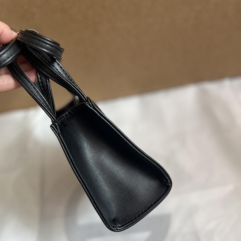 Versatile Women's Crossbody & Tote Handbag - New Commuter Style