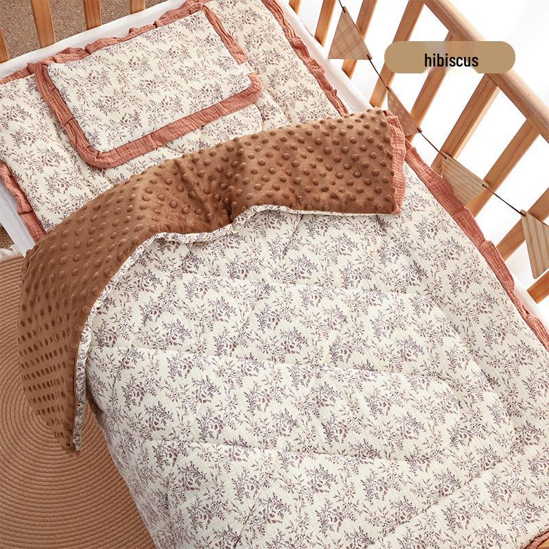 Three-Piece Pure Cotton Baby Bedding Set - Bean Cover Blanket, Cloud Pillow, Ruffled Quilt for Spring/Autumn