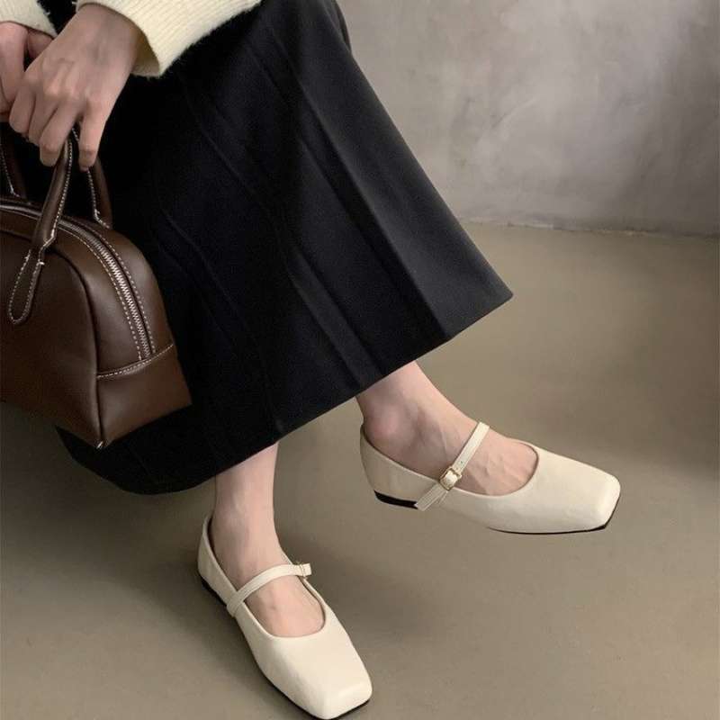 French Square Head Shallow Mouth Flat-soled Single Shoes Women's 2025 Models with Skirts, Evening Breeze Gentle Soft Soles Mary Jane Small Leather