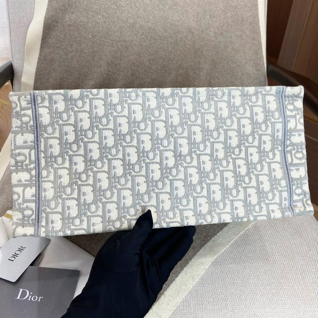 [Pre-Owned] Book Tote Medium White Canvas Monogram Shoulder Bag - Excellent #GFYAZA