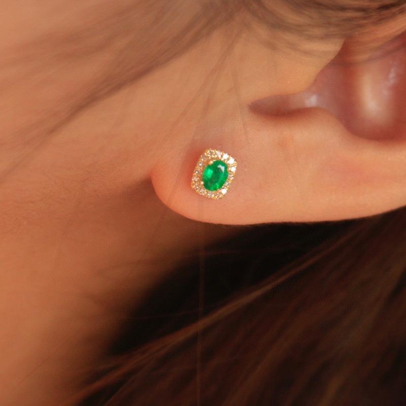 Новые квадратные серьги изумрудно-зеленого драгоценного камня для женщин, сверкающие изысканные модные серьги-гвоздики, повседневные ювелирные аксессуары
