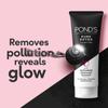 POND'S Умывальник для лица Pure Detox 200 г, ежедневное отшелушивающее и осветляющее очищающее средство, глубоко очищает жирную кожу — с активированным углем для свежей и сияющей кожи