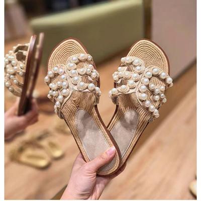 ~ Версия из овчины Юй Шусинь H жемчужные однословные тапочки для женщин, носящих плоские сандалии, обувь для пляжного отдыха для женщин