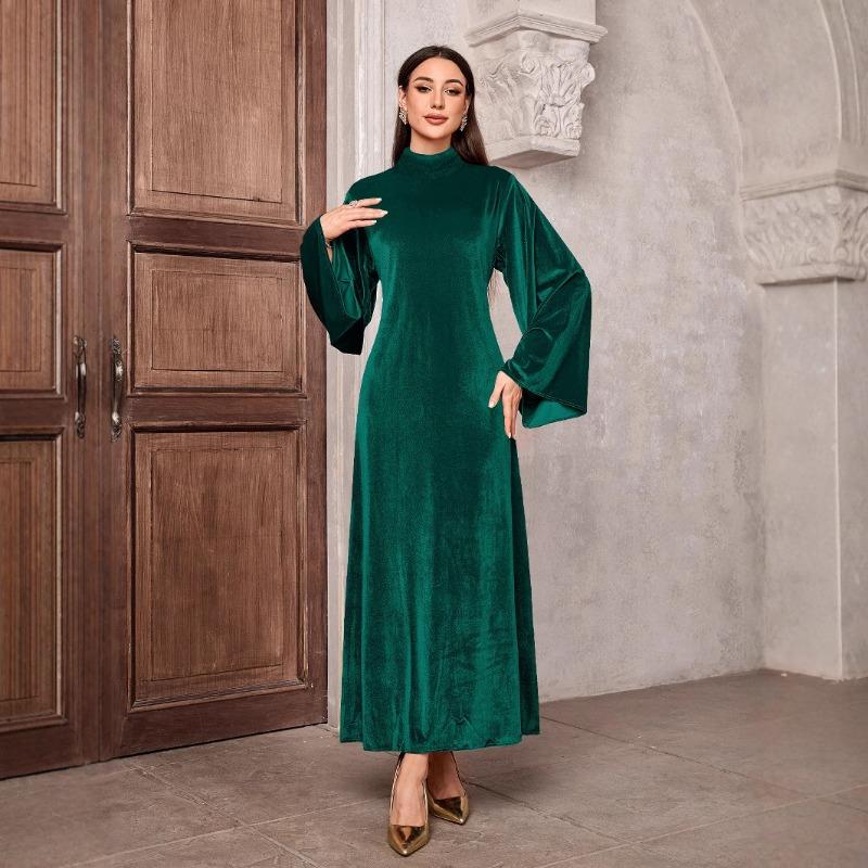 Женское весеннее бархатное платье с рукавами-трубами и поясом-молнией