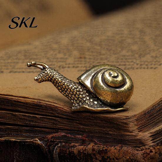 Tea Table Sculpture Vintage Bronze Snail Sculpture, Metal Animal Statue, Slow Living Desk Life Decor for Home Office Table, Garden Yard Ornament Gift