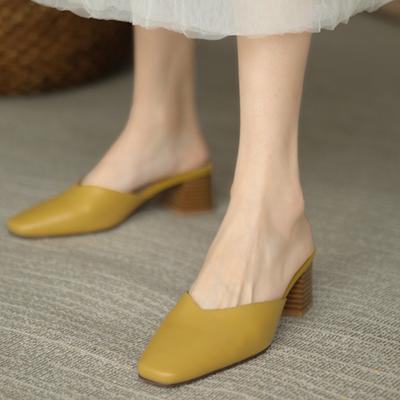 Мода 2025 Новые ретро полушлепанцы на толстом каблуке Женские универсальные шлепанцы с квадратным носком Крутые шлепанцы Женская уличная обувь Летние новые модели