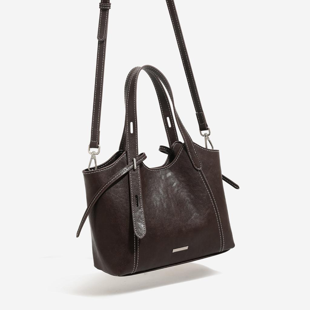 High-end vegetable-tanned leather tote bag for women, 2026 new model, large-capacity commuter shoulder and crossbody bag, versatile underarm bag