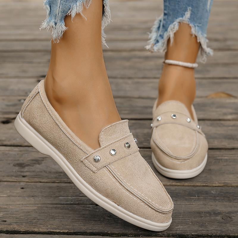 Модные женские повседневные мокасины с заклепками 2024 года, новые удобные туфли на мягкой подошве для женщин больших размеров, легкие туфли на плоской подошве для женщин