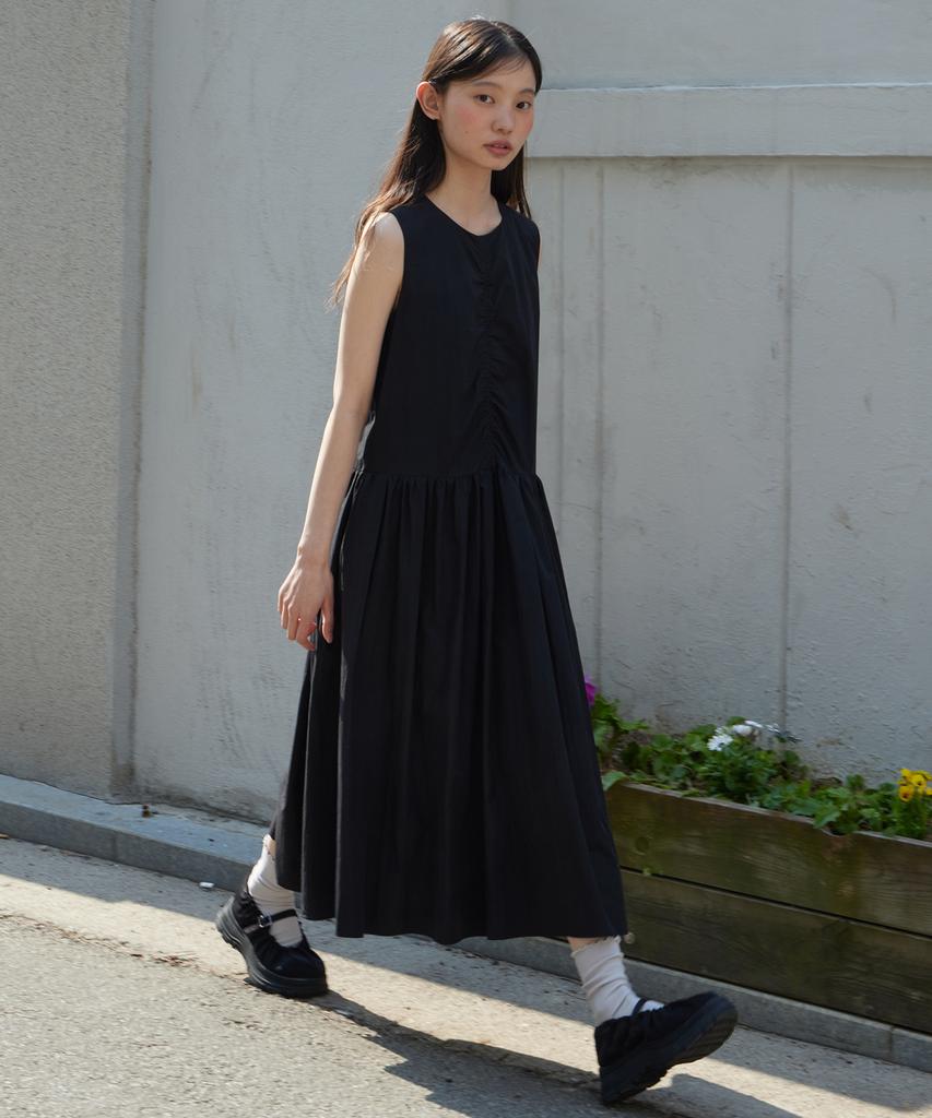 Step Around Pleated Sleeveless One-Piece_Black