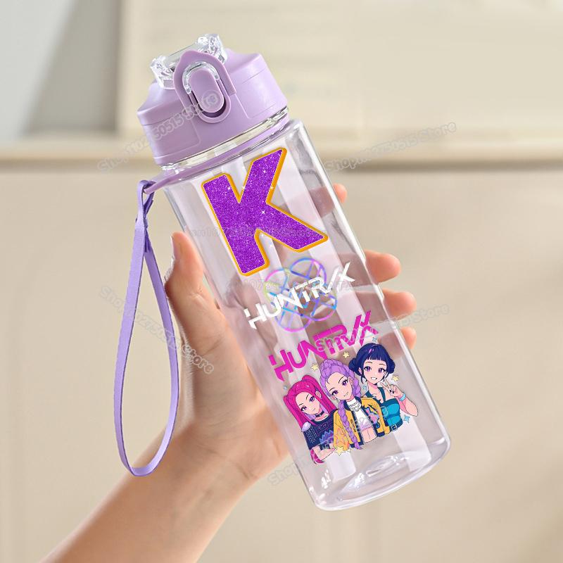 Прекрасная 900 мл K-Pop Охотники на Демонов Буквенная Бутылка для Воды Руми Мира Зои Девочка Школа Стакан для Напитков Большая Вместимость Дети Спорт На Открытом Воздухе Бутылка с Соломкой