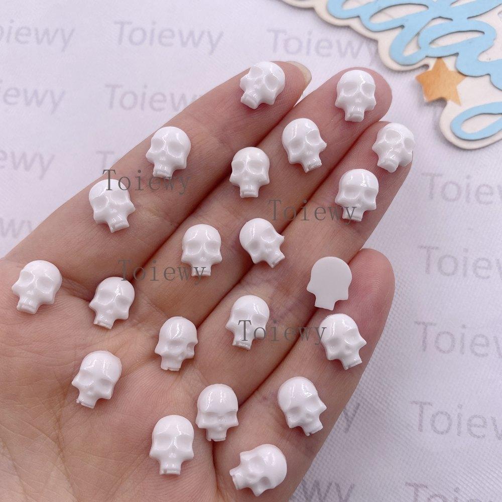 100pcs Resin Mini Kawaii White Black 3D Skull Nail Art Flatback Stone Figurine DIY Halloween Scrapbook Craft Jewelry Accessories