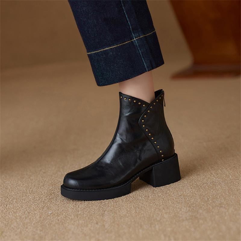 Модные новые осенне-зимние женские ботинки из натуральной кожи с круглым носком, женская модная обувь с заклепками, ботильоны на высоком каблуке на платформе челси