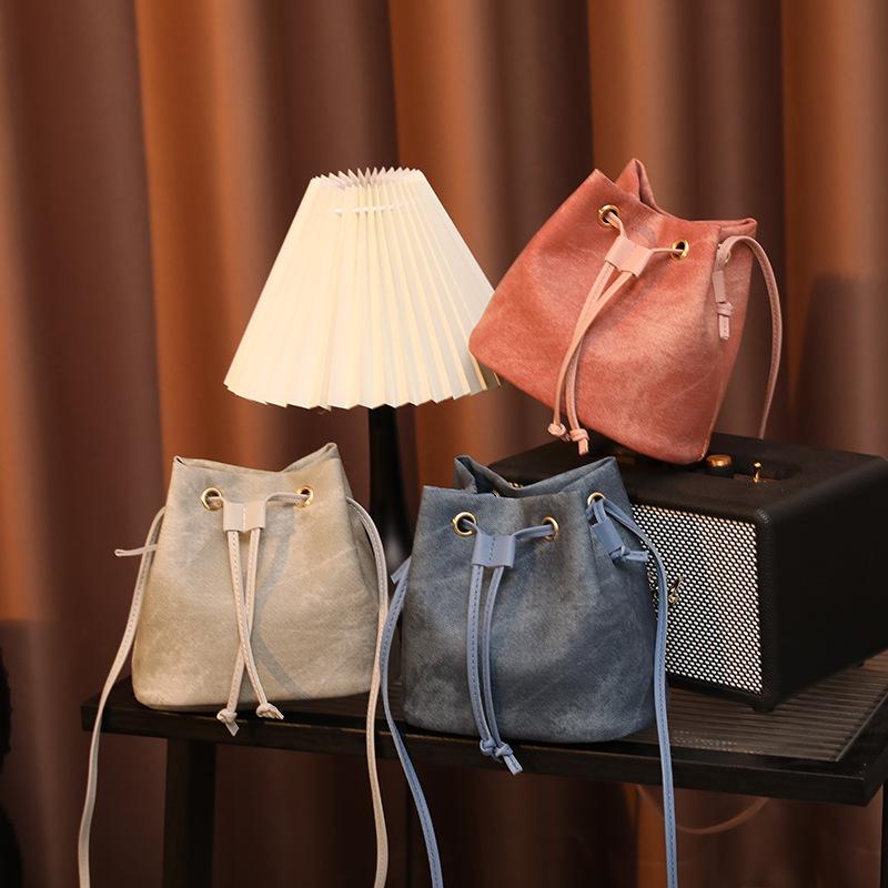 Trendy Drawstring Bundle Bucket Bag Fashionable Versatile Leather Large Capacity Shoulder Messenger Bag Mobile Phone Bag
