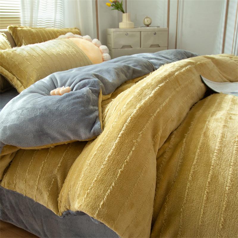 Зимний молочный бархатный комплект из 4 предметов, утолщенное теплое коралловое бархатное покрывало, пододеяльник, однотонное фланелевое постельное белье