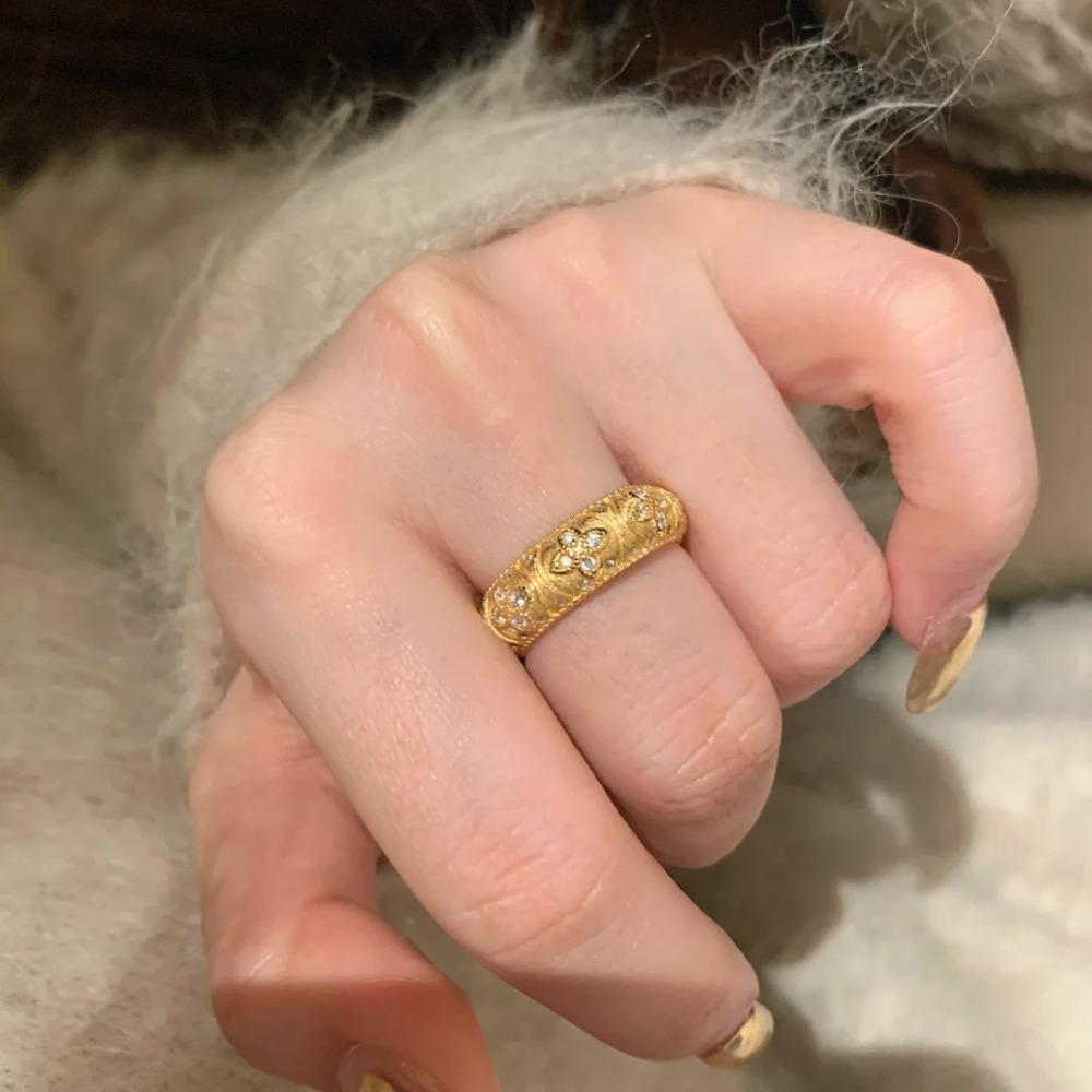 Vintage Ring for Women Elegant Minimalist Brushed Diamond Four Leaf Clover Stackable Pinky Ring