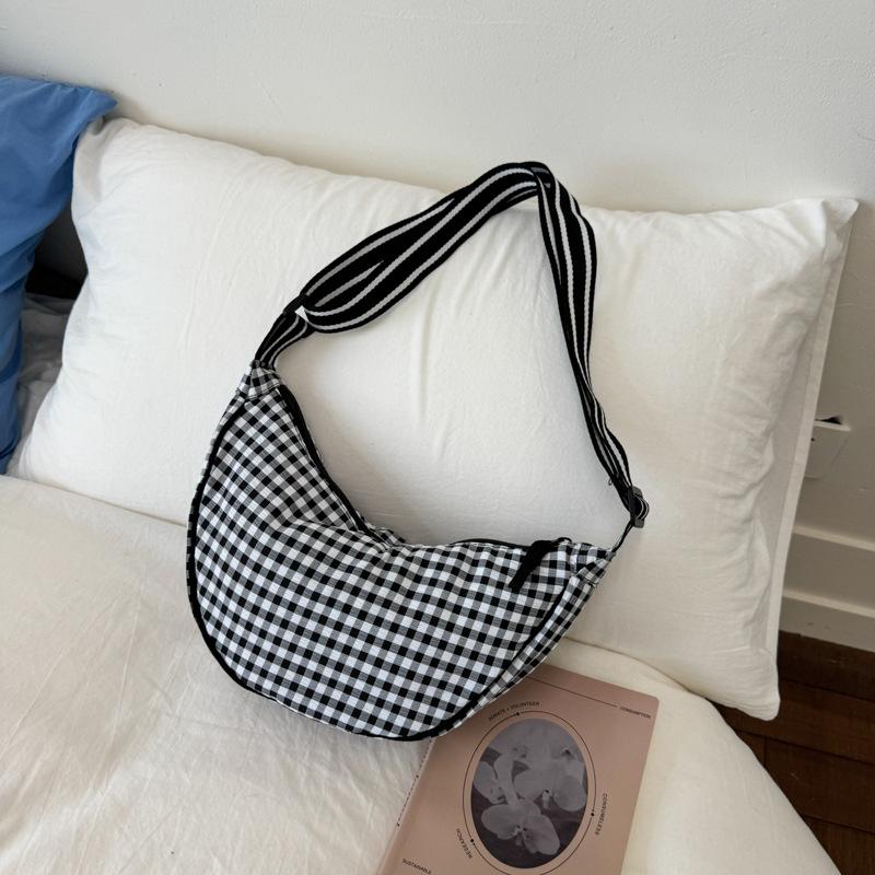 Niche design dumpling bag new fashion messenger bag 2025 foreign style plaid personalized armpit bag casual shoulder bag