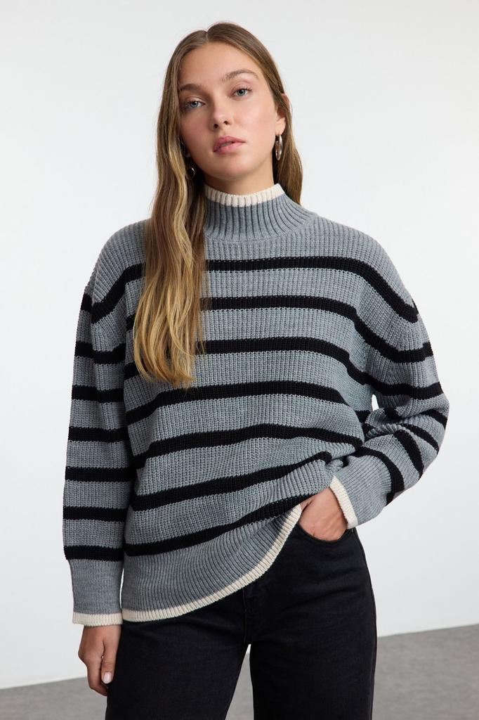 Women's Fashionable Stylish Sweater Black Wide Pattern Striped Knitwear Sweater