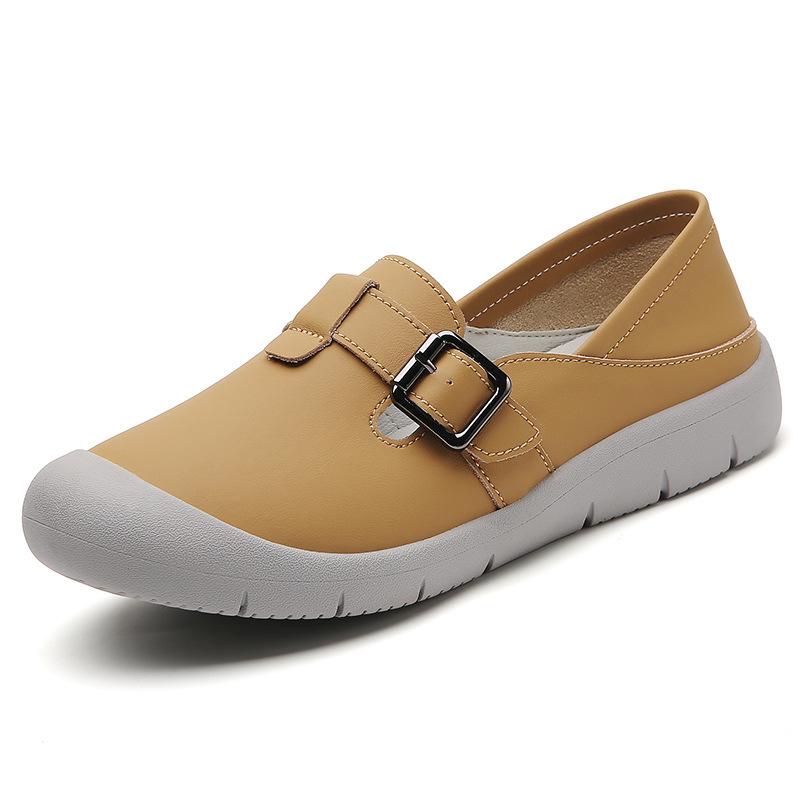 Одна педаль, маленькие кожаные туфли, женские осенние туфли на плоской подошве, повседневная мягкая подошва и две белые туфли.