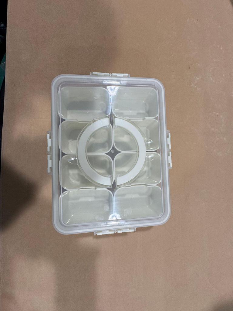 Портативный многосекционный контейнер для хранения специй и фруктов