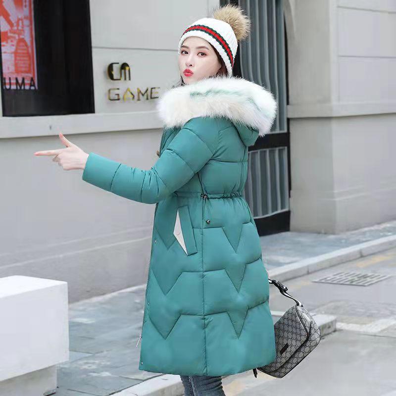 Вариант облегающей пуховой хлопчатобумажной одежды для женщин средней и длинной выше колена с большим меховым воротником и талией, хлопчатобумажная одежда куртка прилив