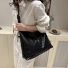 Bag Women's Large Capacity 2025 New Trend Fashion Shoulder Tote Bag Commuter Soft Leather Messenger Bag