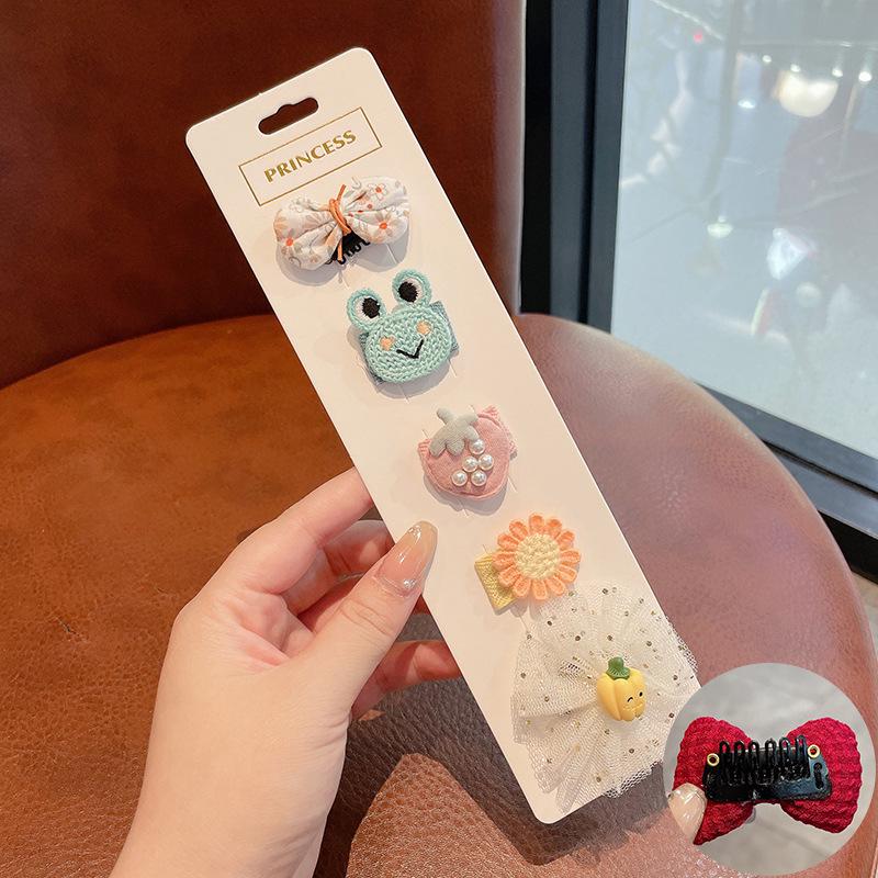 Retro Cute Baby Hair Clips – Gentle Fabric Flower Headwear for Girls