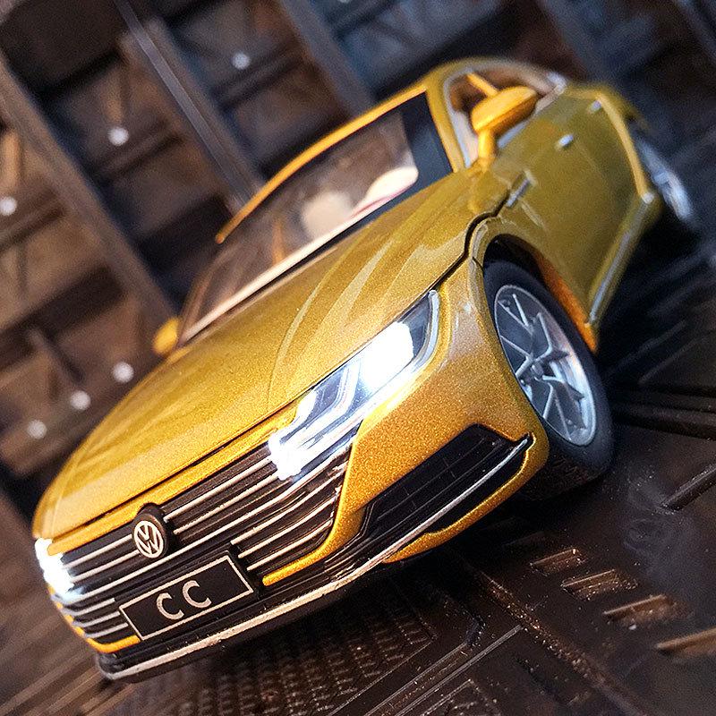 Car Zhi 32013 Детская литая модель седана - Игрушка с инерционным механизмом и открывающимися дверями