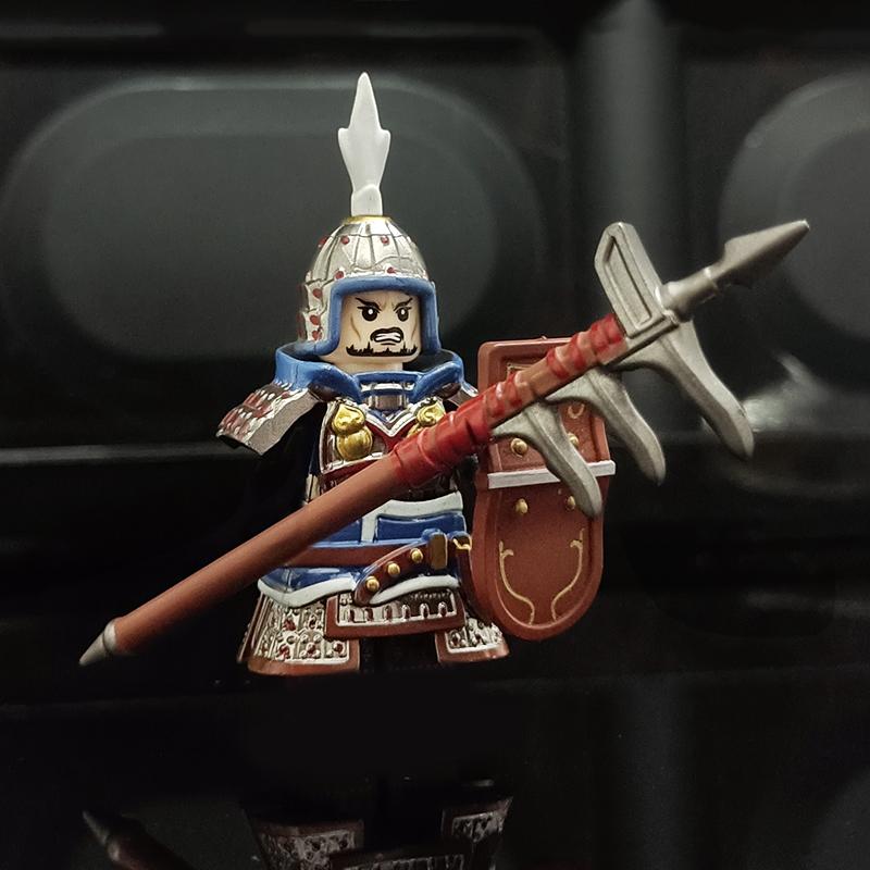 1pcs of Three Kingdoms Warrior Hero Warrior Zhao Yun Lu Bu Weapon Figure Brick Building Block Children's Gift Toy