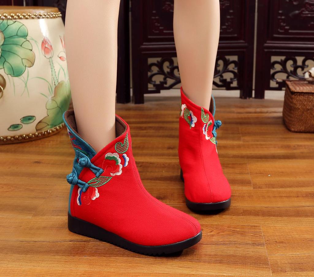 Women's Embroidered Short Boots - 2020 Autumn/Winter Hanfu Style, Low Heel, Ethnic Pattern, Old Beijing Cloth Shoes.