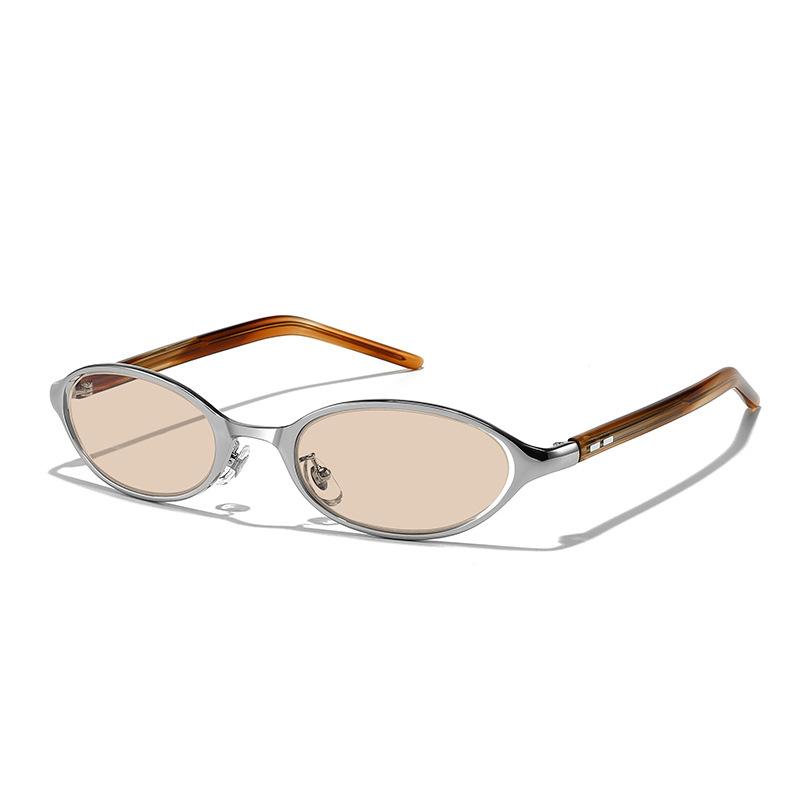 2026Style GM Sunglasses King He D Same Style Moody Futuristic metal cat-eye sunglasses with an old-money aesthetic, oval shape1022