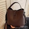 Wide Shoulder Strap Messenger Bag Women's 2025 New Versatile Commuter Large Capacity Women's Shoulder Bag Premium Sense Bucket Bag Tide