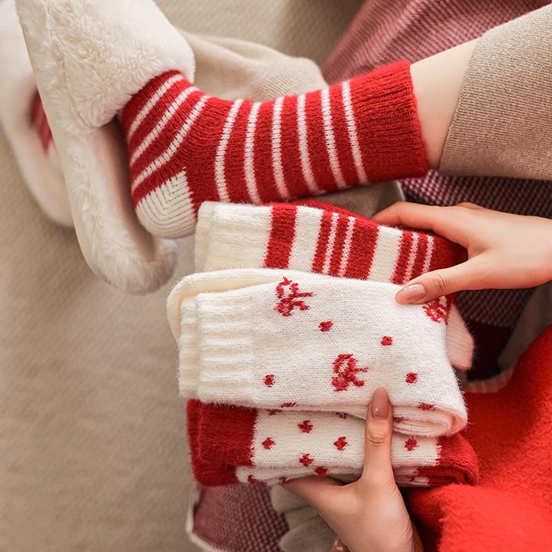 2025 Red Hot Winter Warm Thick Terry Cold-Resistant Medium Tube Socks for Women
