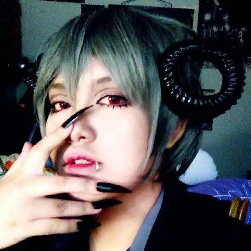 Chic Sheep Horn Hair Clips With Gorgeous White And Black Rose Accents For Fashion Lovers