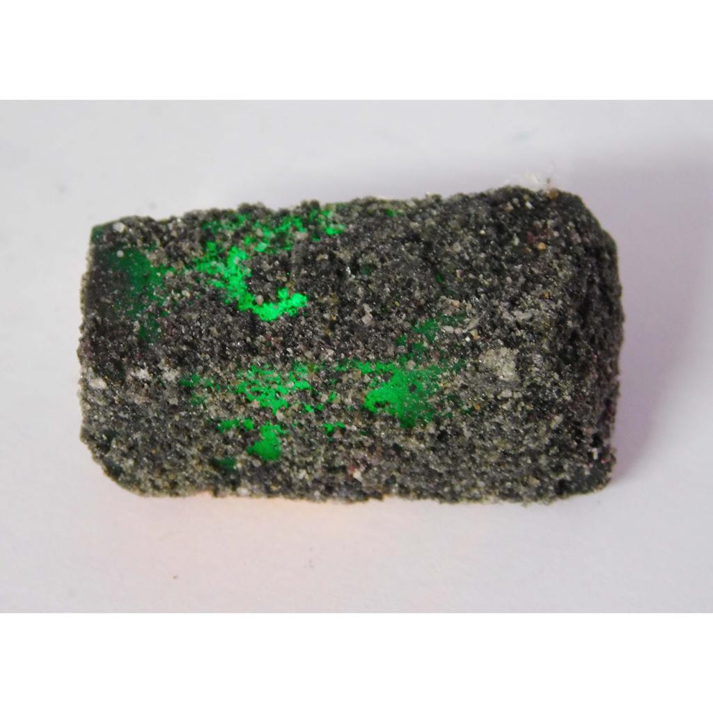 Natural Green Emerald Loose Gemstone 124.3 ct Uncut Rough for Lapidary and Gem Collections