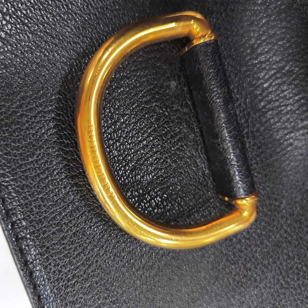 [Pre-Owned] Vintage Check D Shape Leather Crossbody Shoulder Bag - Very Good #7XYR7C