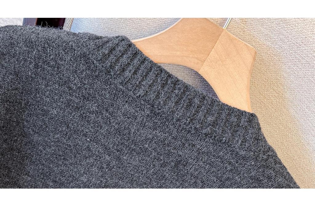 Patchwork Faux Two-Piece Round Neck Knit Sweater - Women's Versatile Short Top for Spring 2026