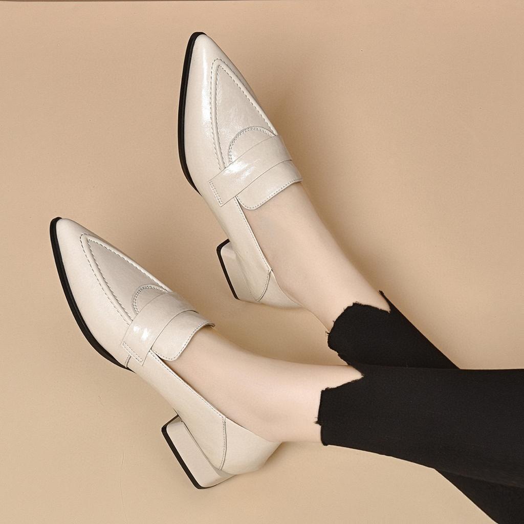 Pointed Small Leather Shoes Women's 2024 Spring New French Elegant Light Mouth Low Heel Single Shoes Simple Temperament Women's Flat Shoes