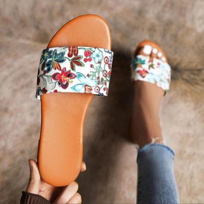 Летние тенденции 2024 года, женские тапочки, модные туфли с круглым носком, с открытым носком, для вечеринок на открытом воздухе, с квадратным каблуком, повседневные белые шлепанцы без застежек