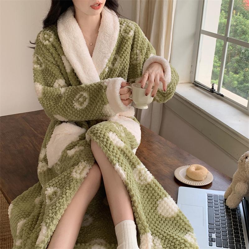 Халаты женские однобортные толстые свободные зимние теплые домашние простые для отдыха популярные для колледжа с V-образным вырезом женские уютные