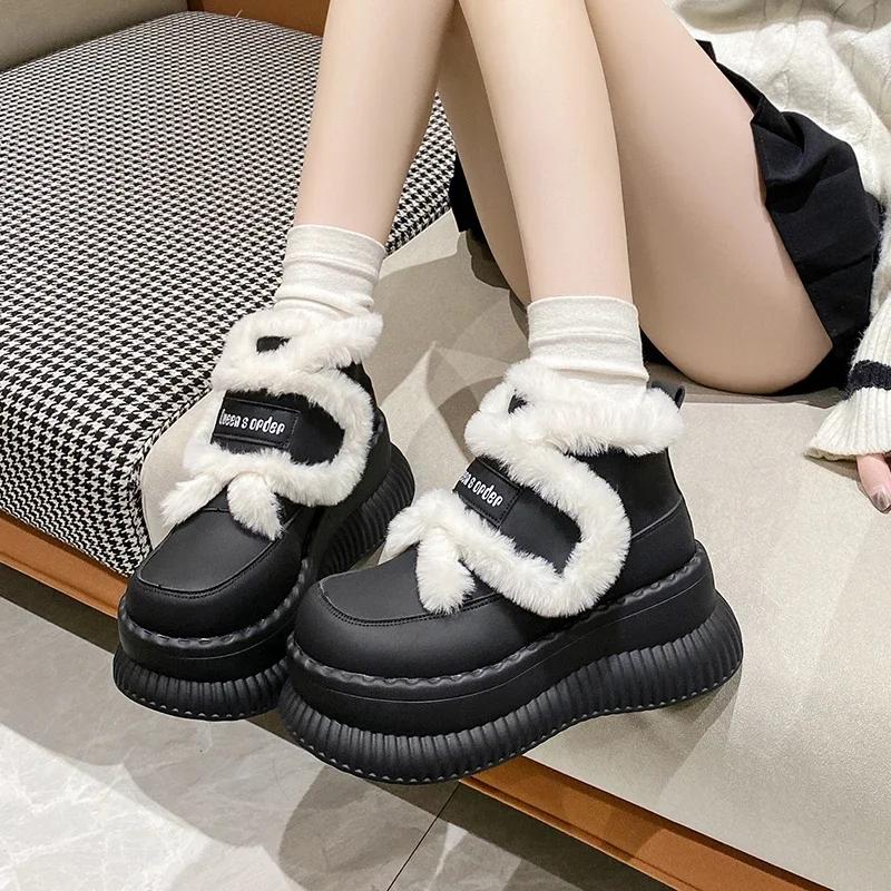Модные женские зимние теплые плюшевые зимние сапоги, новинка 2024 года, толстые меховые высокие ботильоны на платформе, нескользящие 8-сантиметровые танкетки, кожаные массивные кроссовки