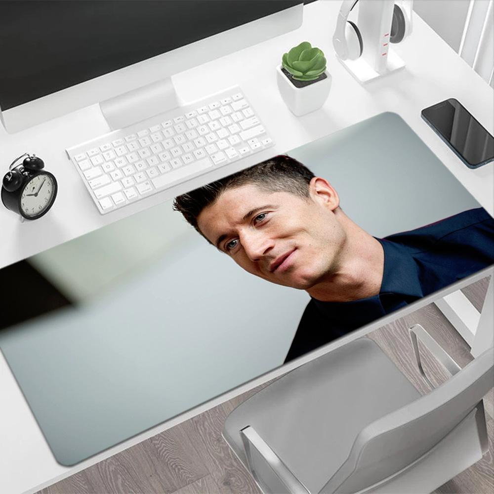 Robert Lewandowski Celebrates Goal Gaming Mouse Pad Desk Mat Desktop Mouse Pad Non-Slip Rubber Bottom Perfect for Office Laptop Gaming Setup
