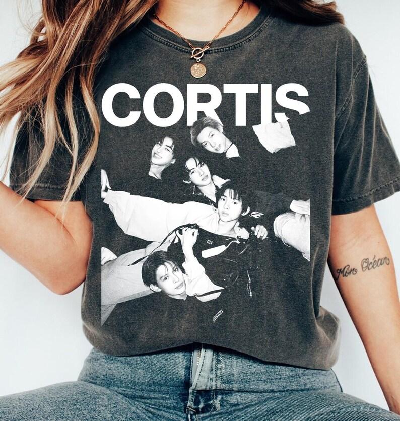 Винтажная футболка группы CORTIS 90-х Винтажная футболка Футболка для фаната Повседневная свободная футболка с круглым вырезом Унисекс K Pop Топы