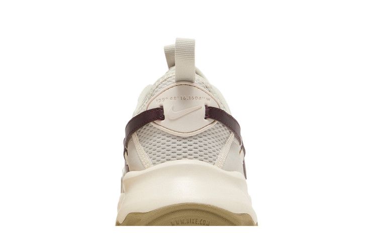 Nike Wmns TC 7900 'Light Bone Burgundy Crush'