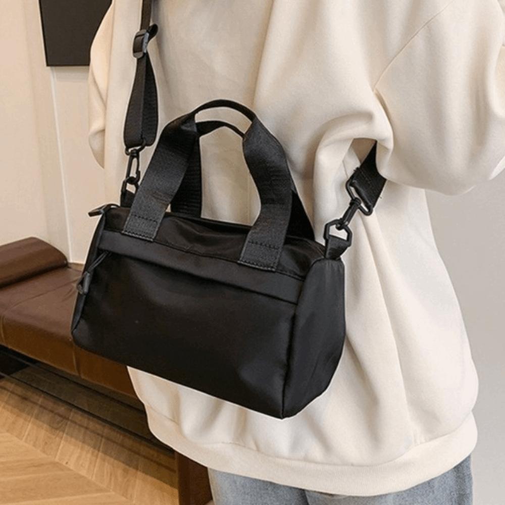 Large Capacity Nylon Crossbody Bag Adjustable Strap Tote Bag Lightweight Small Gym Bags Travel