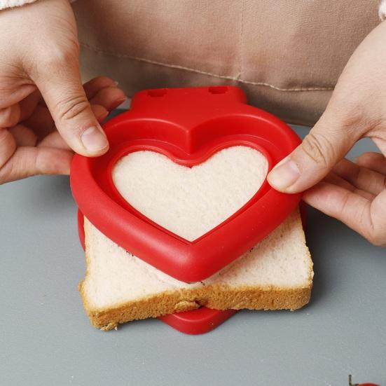 Love Heart Sandwich Cutter And Sealer for Kids Picnic Sandwich Maker Easy Clean Bread Mold Kitchen Tool