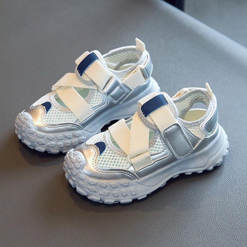 Модные детские летние сандалии для мальчиков и девочек, повседневная спортивная обувь, модные сетчатые дышащие детские сандалии для бега с вырезами, массивные, нескользящие