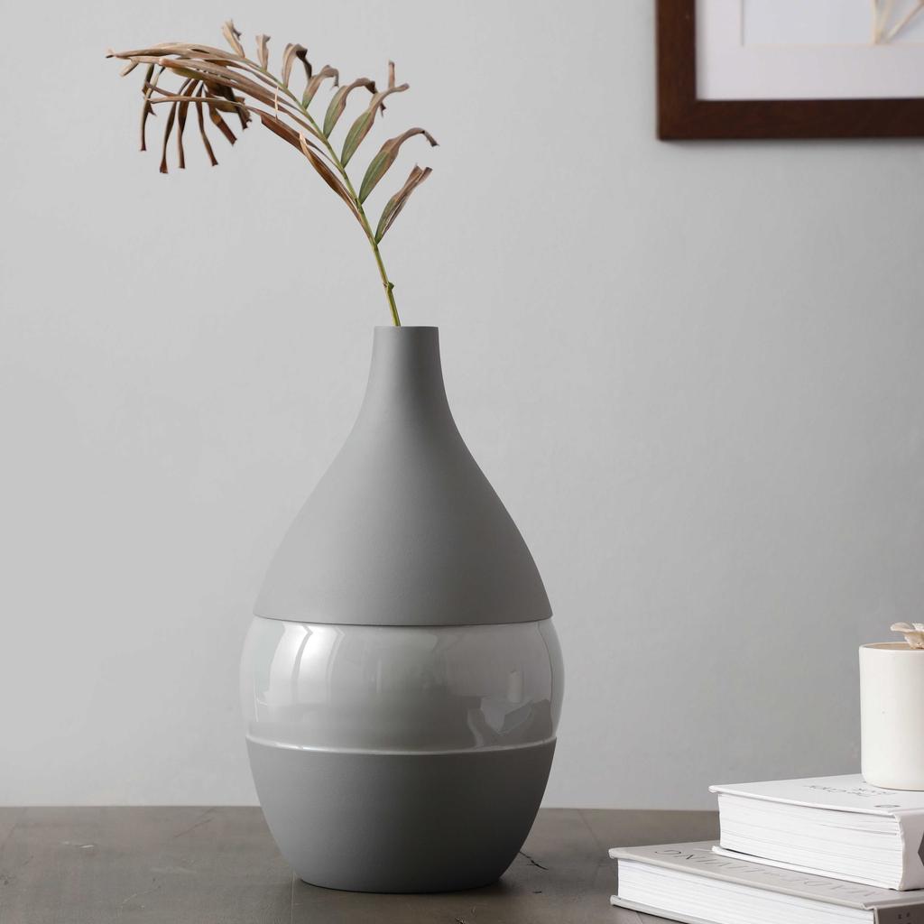 Vesera Grey Enamel Vase | 13 x 13 x 23 cm